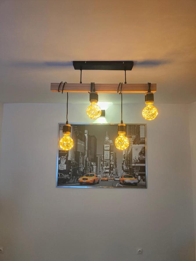 Les Lofts De Provins: Apt 1 ภายนอก รูปภาพ
